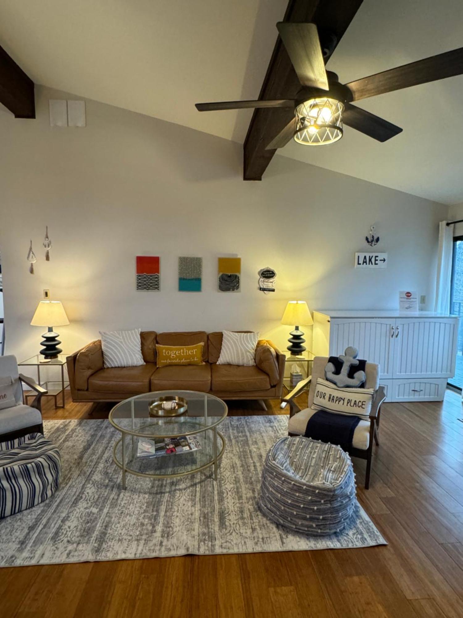 Newly Remodeled Mid-Century Modern Lake Condo Лейк Дженива Экстерьер фото